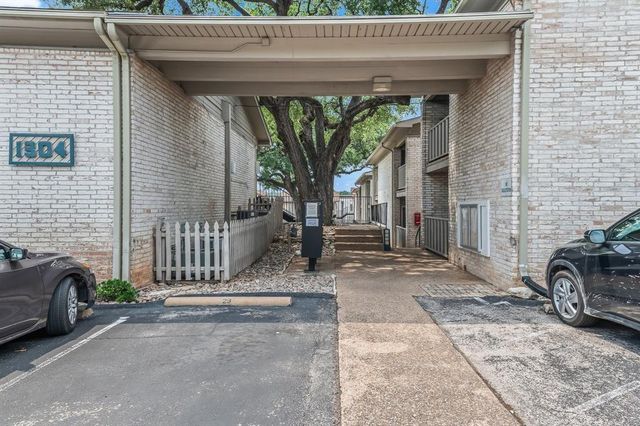 1304 Summit ST 206, Austin, TX 78741