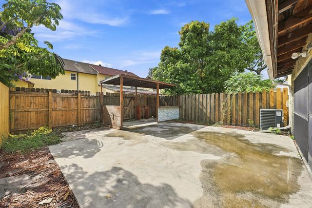 4408 NW 4TH Avenue, Deerfield Beach, FL 33064