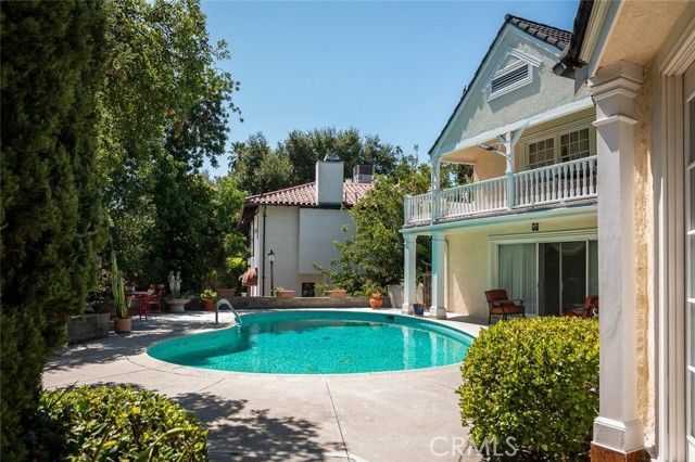 1535 Royal Boulevard, Glendale, CA 91207