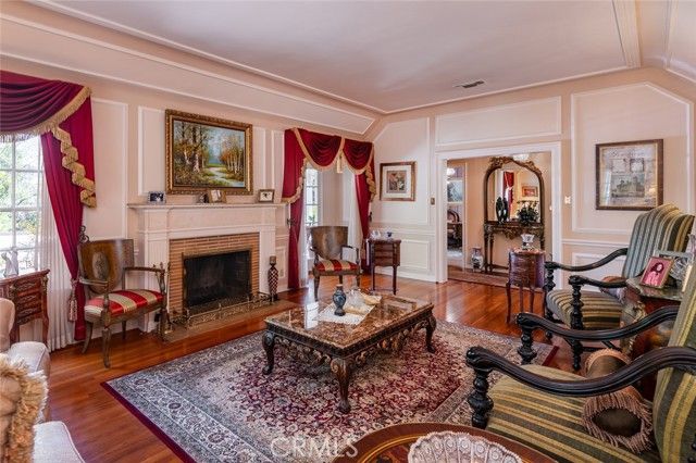 1535 Royal Boulevard, Glendale, CA 91207