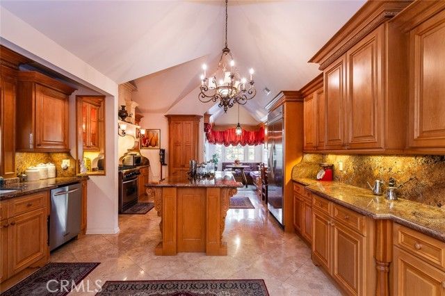 1535 Royal Boulevard, Glendale, CA 91207