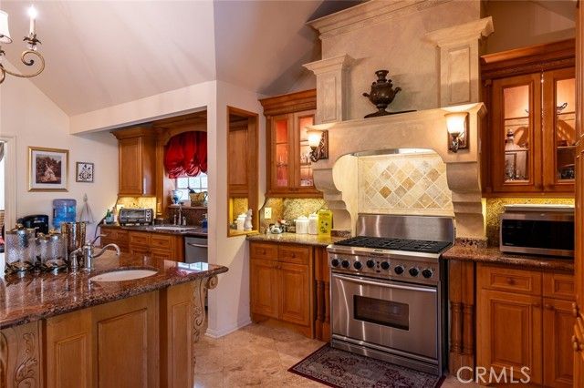 1535 Royal Boulevard, Glendale, CA 91207