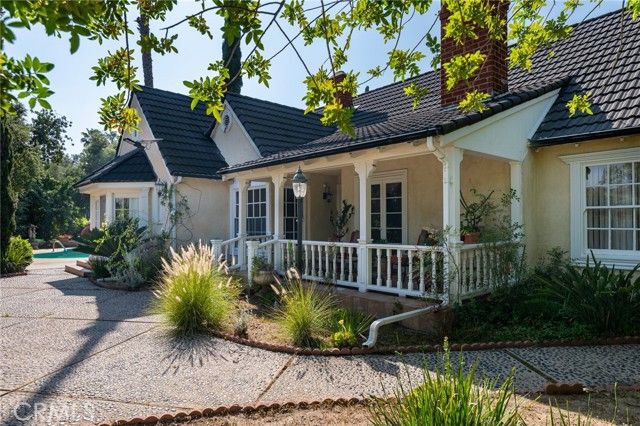 1535 Royal Boulevard, Glendale, CA 91207