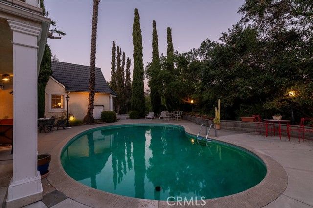 1535 Royal Boulevard, Glendale, CA 91207