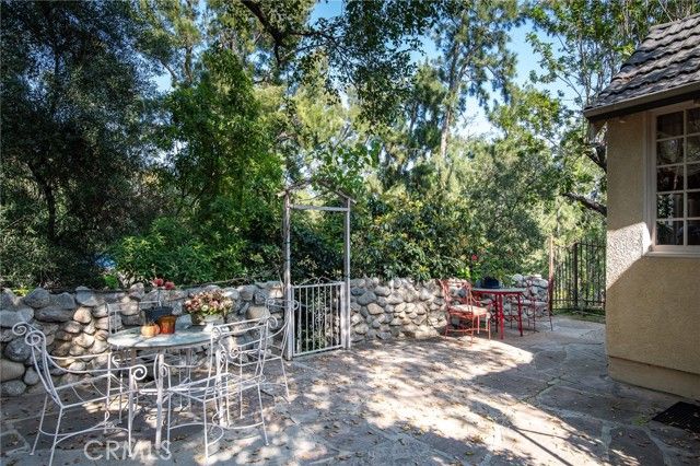 1535 Royal Boulevard, Glendale, CA 91207