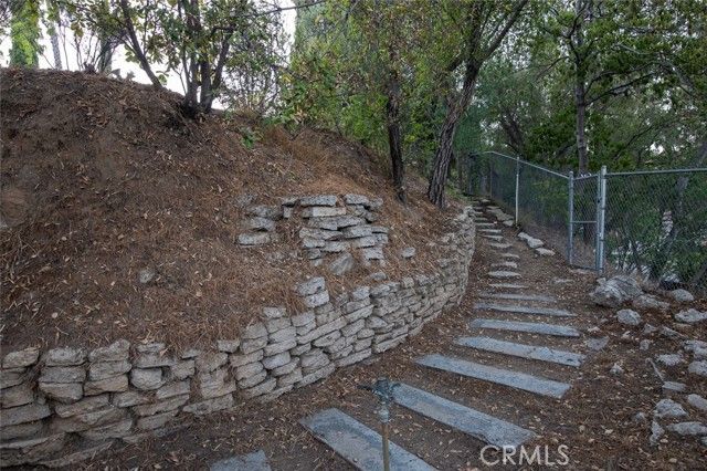 1535 Royal Boulevard, Glendale, CA 91207