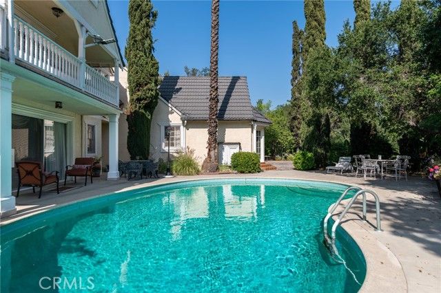 1535 Royal Boulevard, Glendale, CA 91207