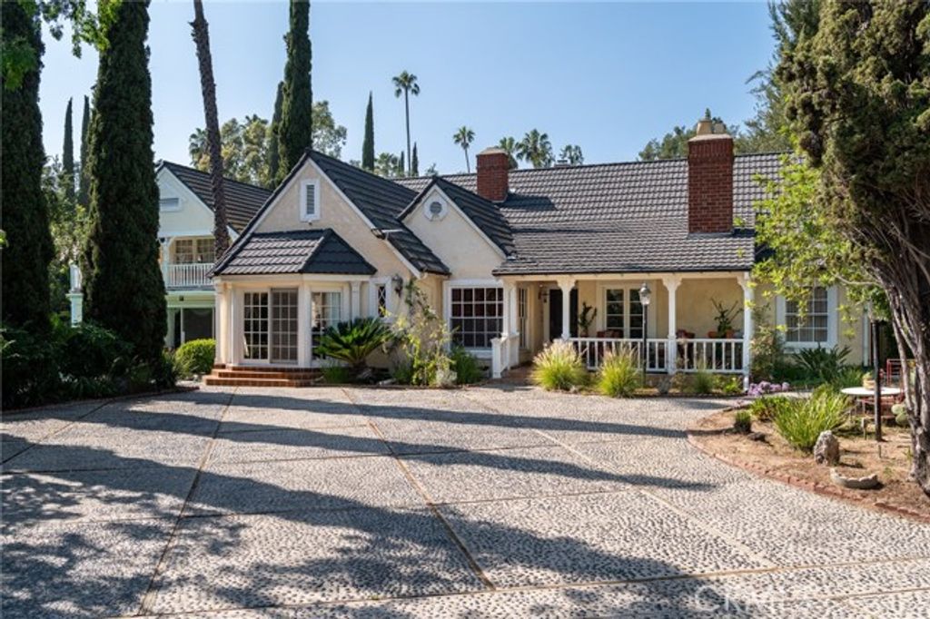 1535 Royal Boulevard, Glendale, CA 91207