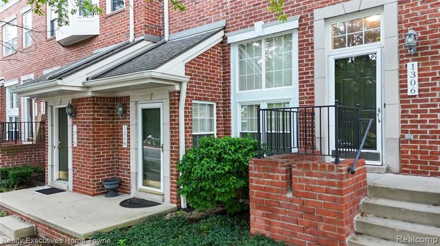 1306 S Main Street, Royal Oak, MI 48067