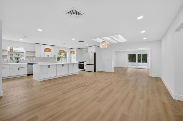 2221 SE Sidonia St, Port St. Lucie, FL 34952