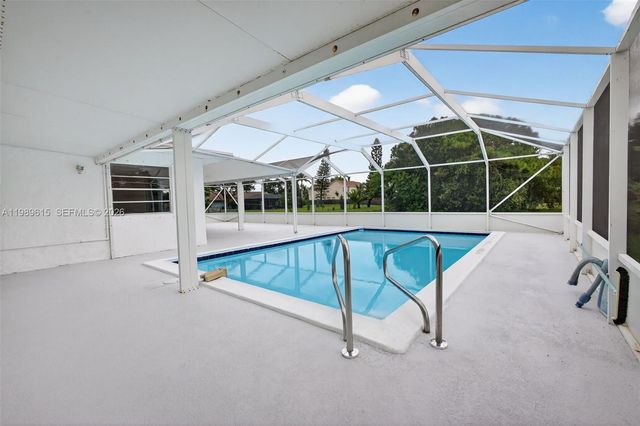 2221 SE Sidonia St, Port St. Lucie, FL 34952