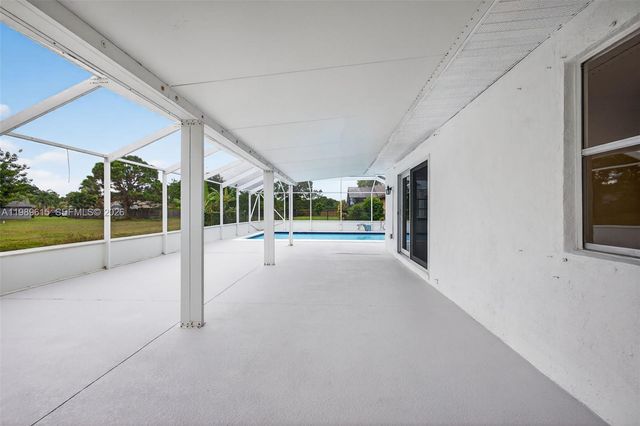 2221 SE Sidonia St, Port St. Lucie, FL 34952