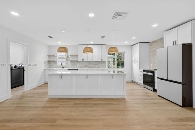 2221 SE Sidonia St, Port St. Lucie, FL 34952