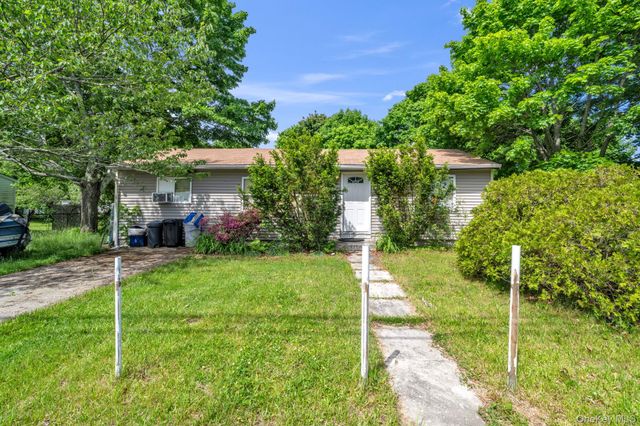 656 Taylor Avenue, Patchogue, NY 11772