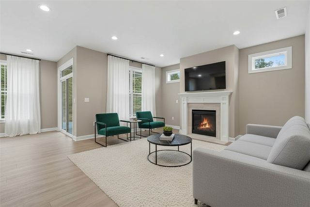 1004 Lakeshore Dr, Baden, PA 15005