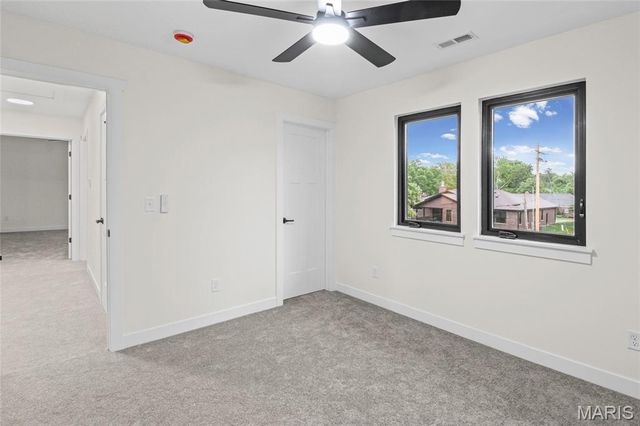 12430 Somerset Place Drive, St Louis, MO 63128