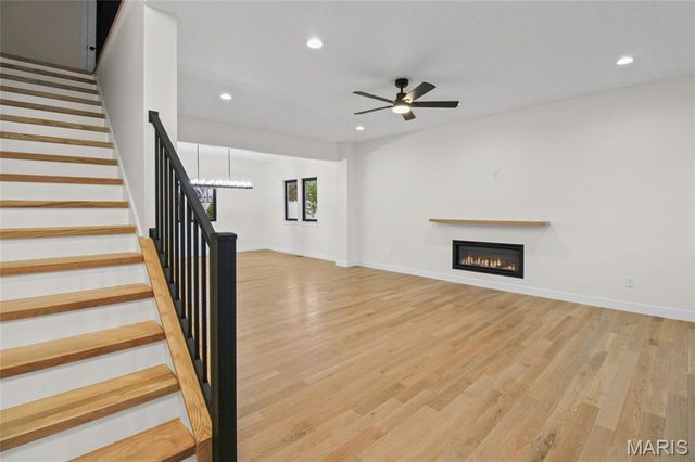 12430 Somerset Place Drive, St Louis, MO 63128