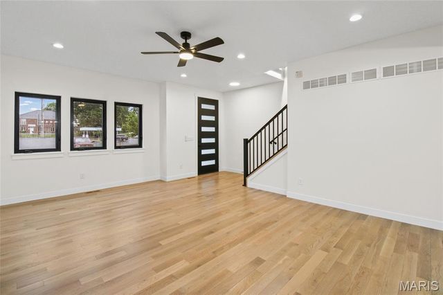 12430 Somerset Place Drive, St Louis, MO 63128