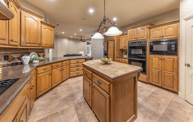 9804 Topeka Avenue, Lubbock, TX 79424