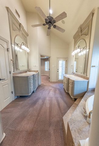 9804 Topeka Avenue, Lubbock, TX 79424