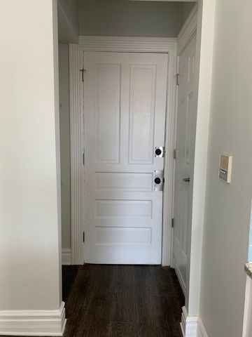 1653 N Halsted Street 2F, Chicago, IL 60614