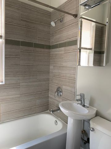 1653 N Halsted Street 2F, Chicago, IL 60614