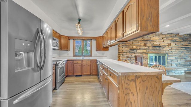 W4978 Valley Creek ROAD, Fond Du Lac, WI 54937