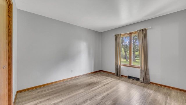 W4978 Valley Creek ROAD, Fond Du Lac, WI 54937