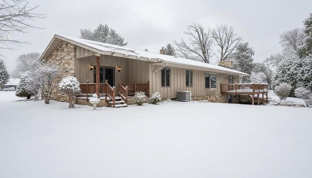 W4978 Valley Creek ROAD, Fond Du Lac, WI 54937