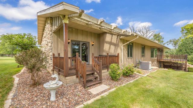 W4978 Valley Creek ROAD, Fond Du Lac, WI 54937