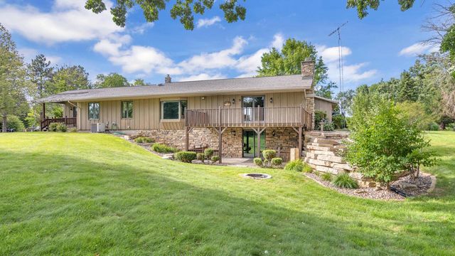 W4978 Valley Creek ROAD, Fond Du Lac, WI 54937