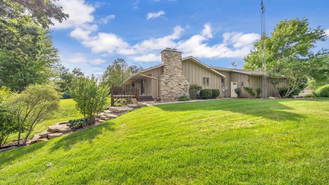 W4978 Valley Creek ROAD, Fond Du Lac, WI 54937