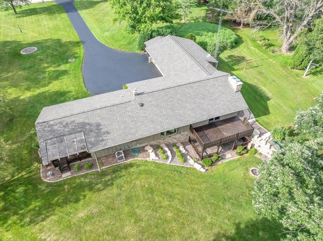 W4978 Valley Creek ROAD, Fond Du Lac, WI 54937