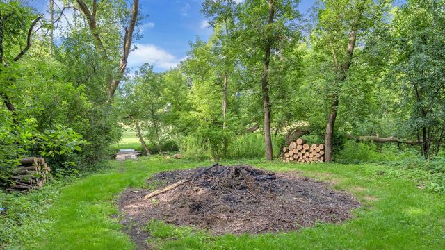 W4978 Valley Creek ROAD, Fond Du Lac, WI 54937