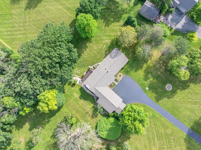 W4978 Valley Creek ROAD, Fond Du Lac, WI 54937