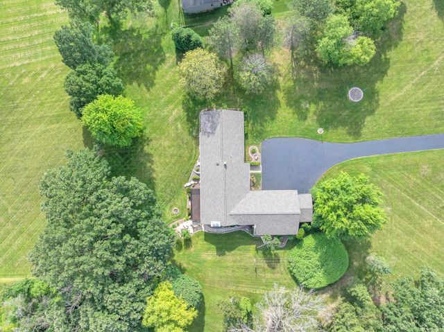 W4978 Valley Creek ROAD, Fond Du Lac, WI 54937