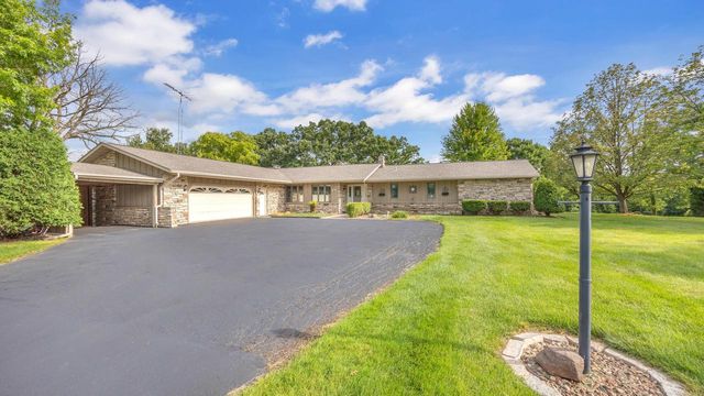 W4978 Valley Creek ROAD, Fond Du Lac, WI 54937
