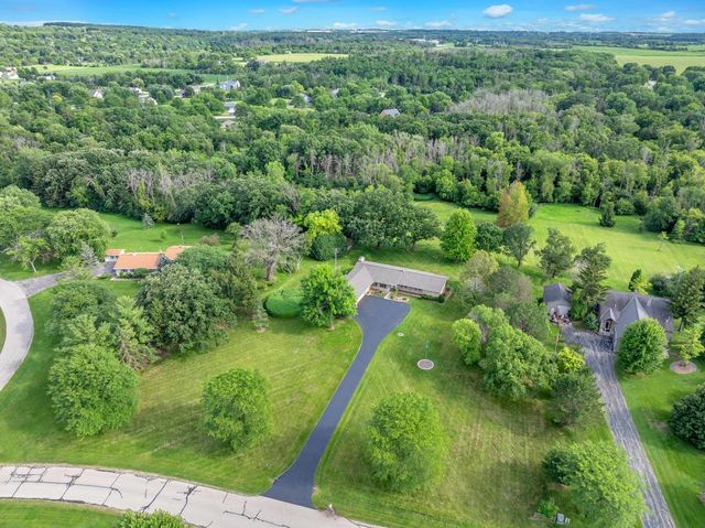 W4978 Valley Creek ROAD, Fond Du Lac, WI 54937