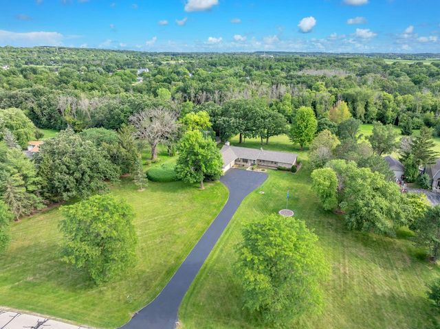 W4978 Valley Creek ROAD, Fond Du Lac, WI 54937