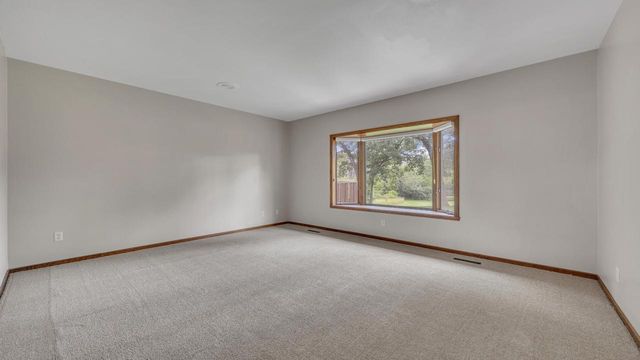 W4978 Valley Creek ROAD, Fond Du Lac, WI 54937