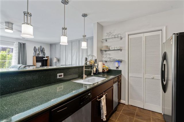111 High St Apt 407, Portsmouth, VA 23704