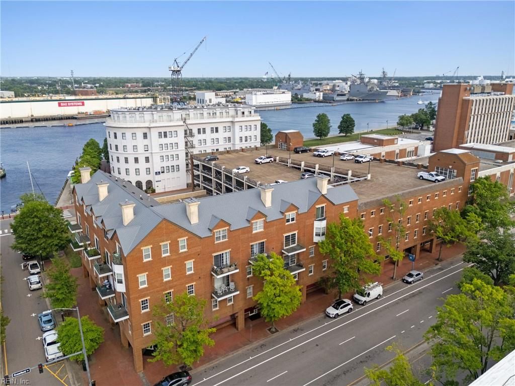 111 High St Apt 407, Portsmouth, VA 23704