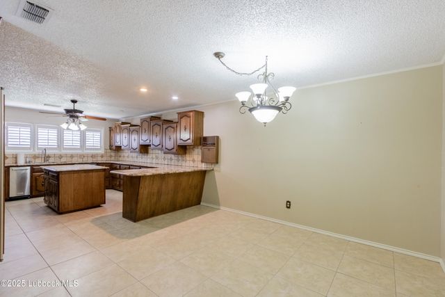 1804 Albany Avenue, Lubbock, TX 79416