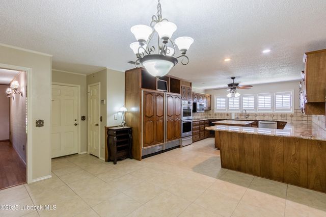 1804 Albany Avenue, Lubbock, TX 79416