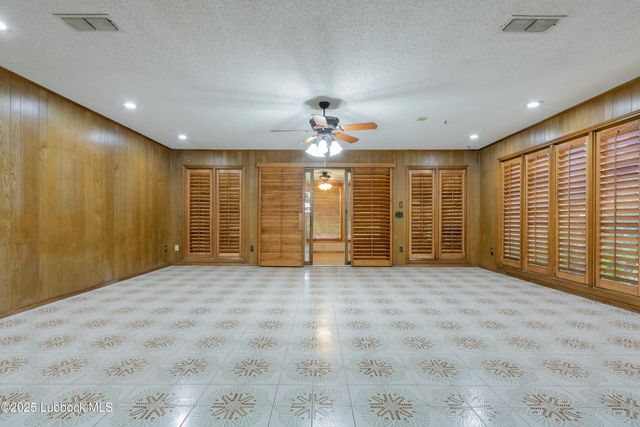 1804 Albany Avenue, Lubbock, TX 79416