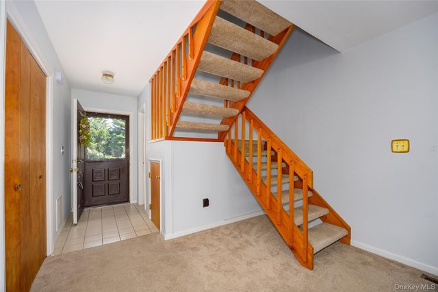 9 Ruby Circle, Poughkeepsie, NY 12603