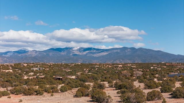 27 Tierra Antigua, Santa Fe, NM 87506