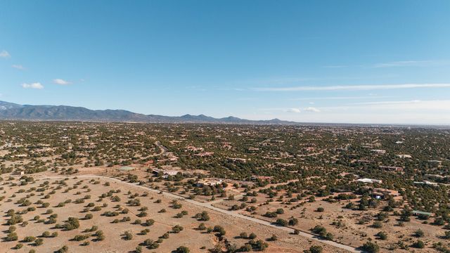 27 Tierra Antigua, Santa Fe, NM 87506