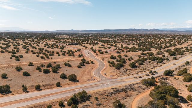 27 Tierra Antigua, Santa Fe, NM 87506