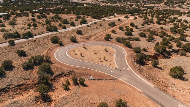 27 Tierra Antigua, Santa Fe, NM 87506